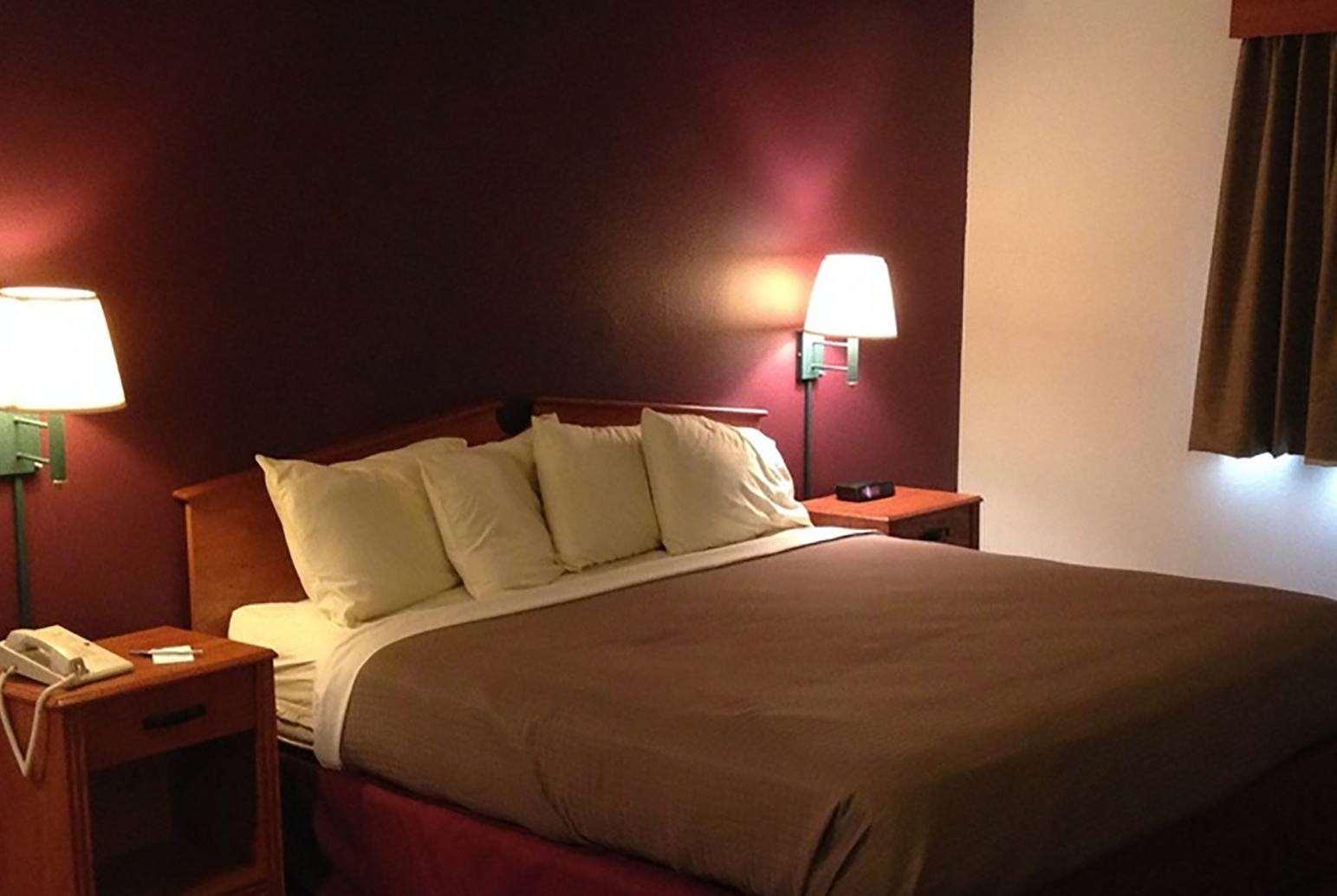 Americinn By Wyndham Stuart Buitenkant foto