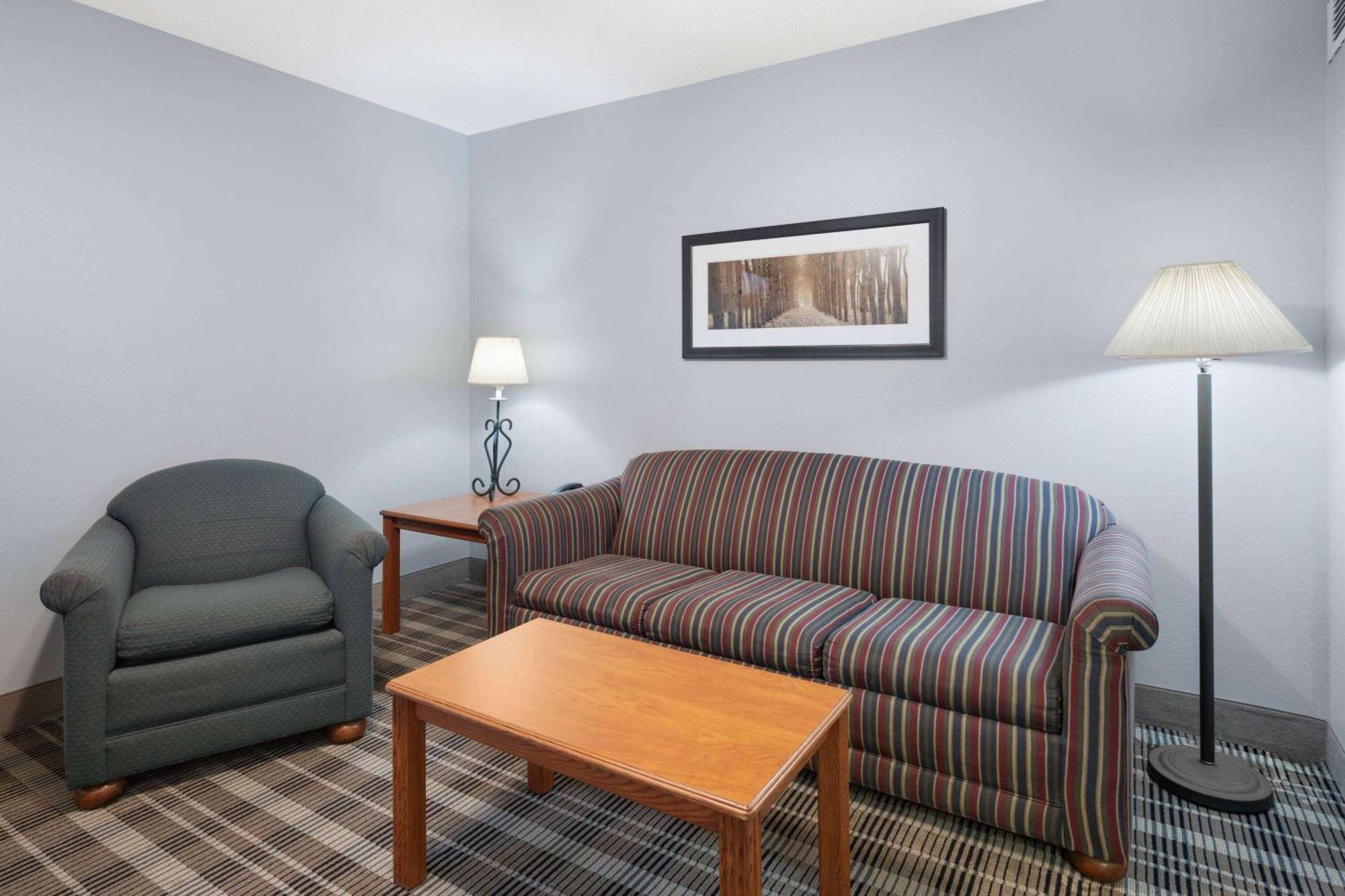 Americinn By Wyndham Stuart Buitenkant foto